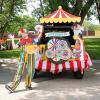 Fun Express Value Graveyard Trunk-or-Treat Decorating Kit – 8 Pc(Carnival)