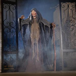 Fun Express Animated Standing Witch Halloween Decorations Outdoor – 5ft Motion Activated Scary Halloween Animatronics for Yard, Lawn & Porch | Spooky Halloween Decor with Lifelike Movement