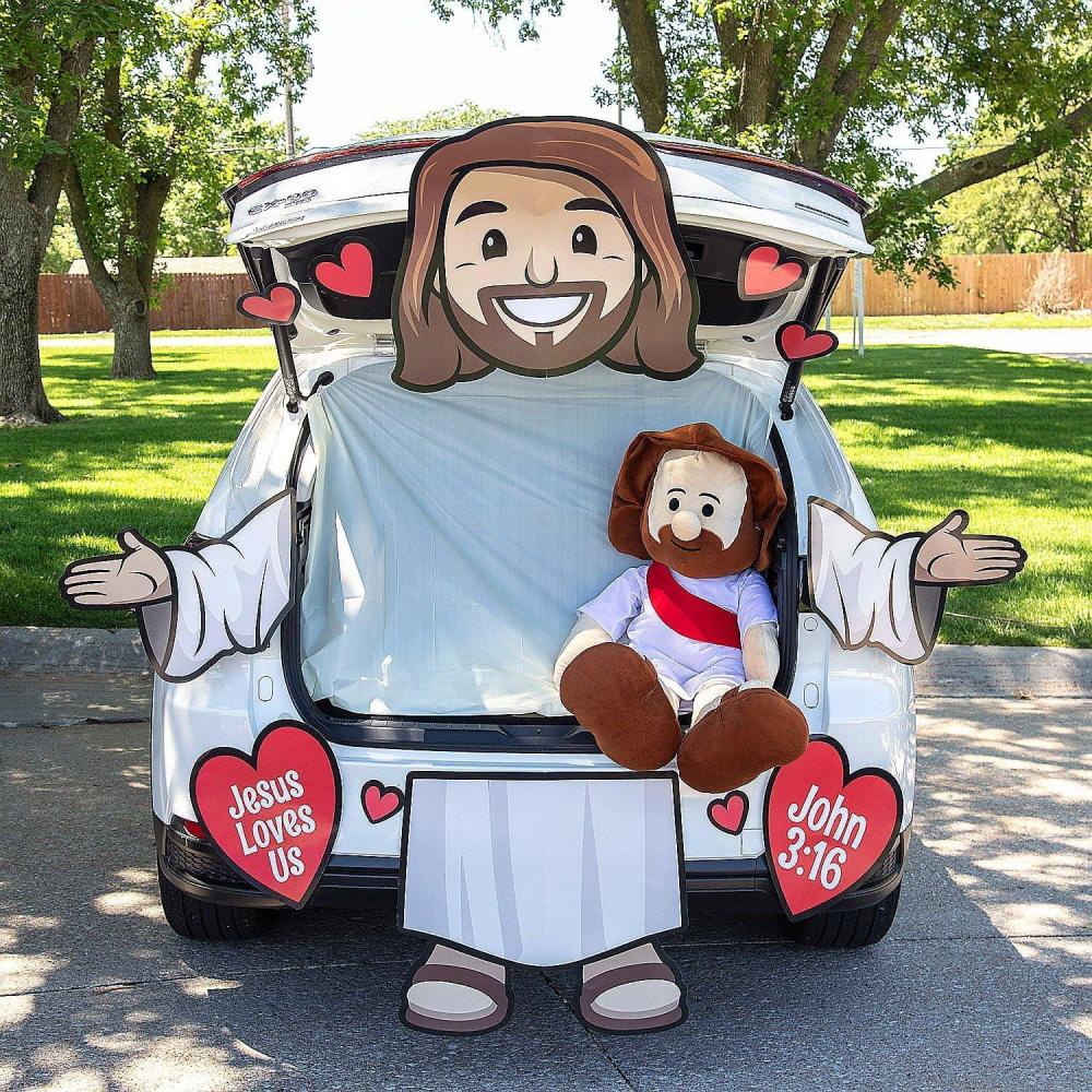 imageFun Express Full UpdatePARTYSUPPLIES Deluxe Jesus Loves Us John 316 TrunkorTreat Decorating Kit 14 Piece
