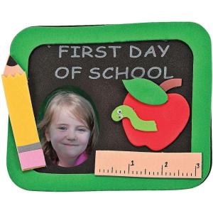 Fun Express 1st Day of School Picture Frame Craft Kits – Males 12 DIY Magnet Frames – Back to School Teacher Classroom Supplies