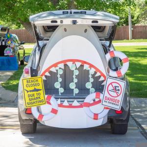Fun Express Full Update PARTY SUPPLIES Deluxe Shark Trunk-or-Treat Decorating Kit