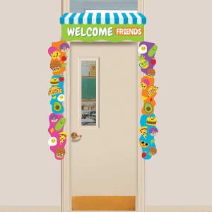 Fun Express Funtastic Food Friends Door Border – Colorful Educational Wall Décor for Kids’ Rooms Classrooms & Learning Spaces – Perfect for Fun Learning Activities & Visual Appeal – 7 Pieces