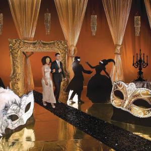 Masquerade Ball Grand Decorating Kit, 6 Piece