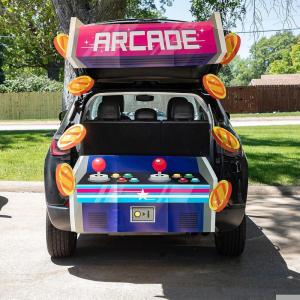 Fun Express Full Update PARTY SUPPLIES Value Arcade Gamer Trunk-or-Treat Decorating Kit