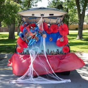 Fun Express Spider-Man Red & Blue Trunk-or-Treat Decorating Kit – 33 Pieces