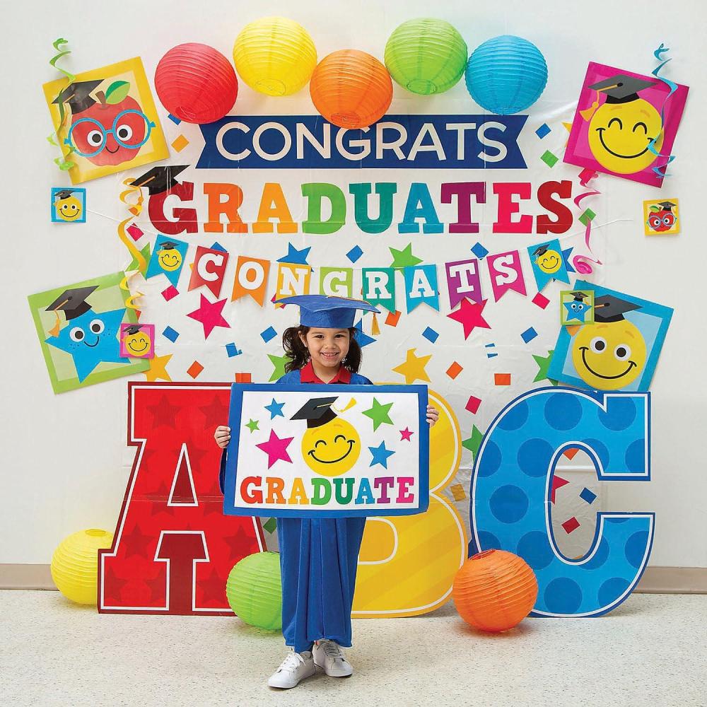 imagePremium Elementary Graduation Decorating Kit 36 Pieces