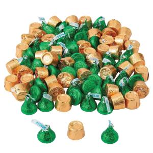 Fun Express Kisses Bulk St Patrick’s Day Chocolate – 89 Count Green & Gold Wrapped Candy for Irish Party Favors, Candy Buffet & Holiday Celebrations | Premium Milk Chocolate & Caramel Mix