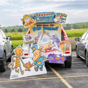 Fun Express Dog Man Supa Buddies Trunk-or-Treat Decorating Kit – 8 Pieces