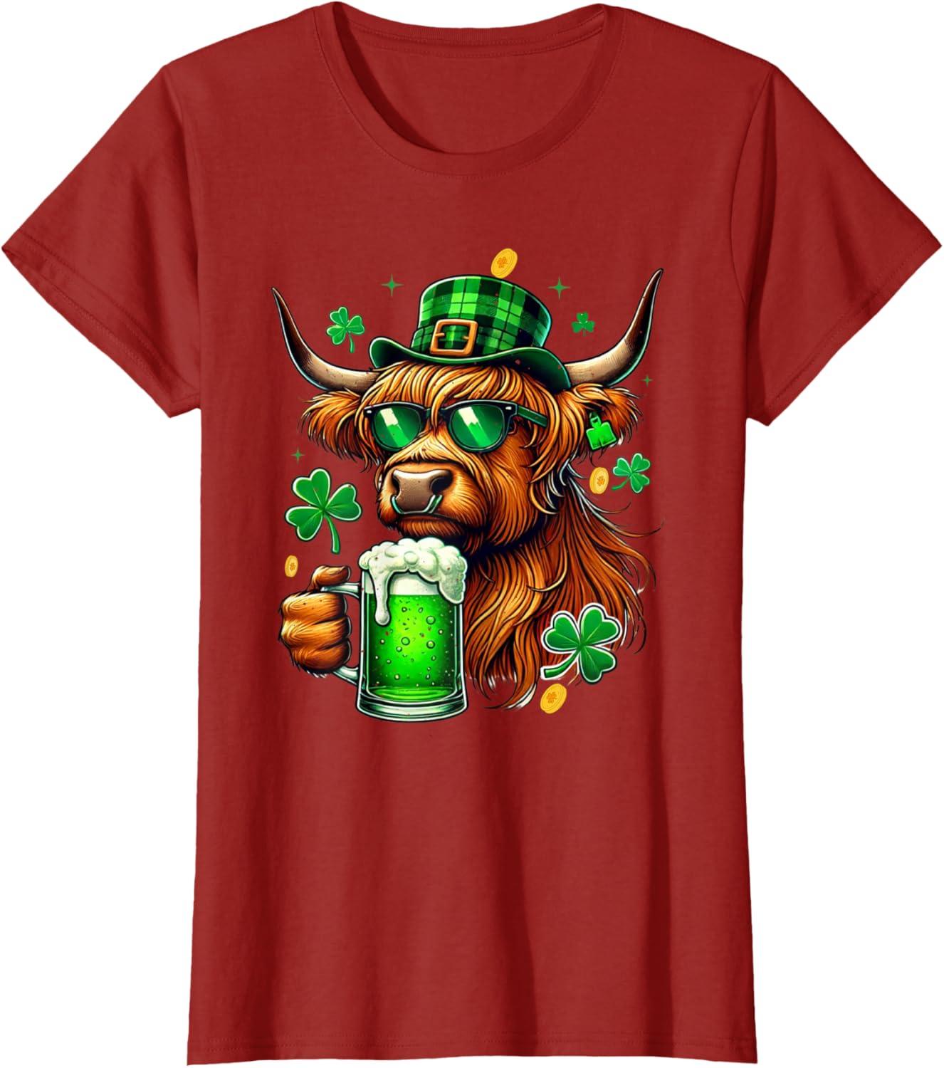 imageVache irlandaise des Highlands avec trfles St Patricks Green Beer TShirtCanneberge